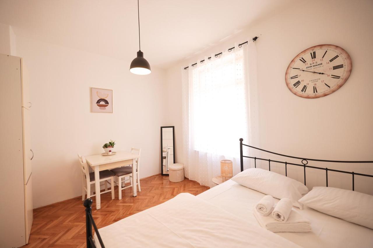 Cozy Studio Apartments In City Centar Stosija Zadar Bagian luar foto